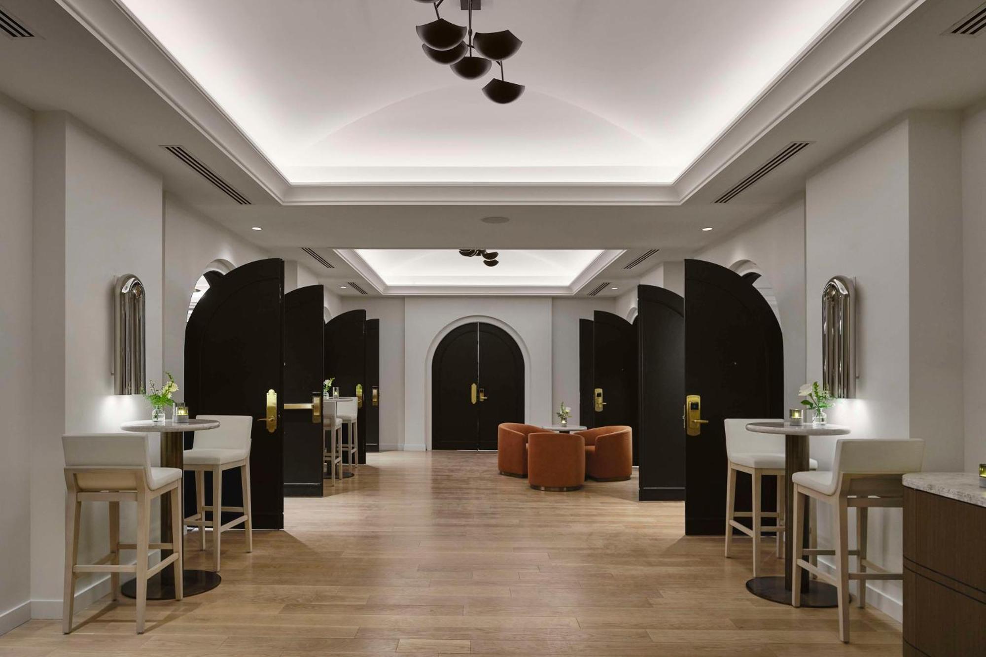 Vogue Hotel Montreal Downtown, Curio Collection By Hilton المظهر الخارجي الصورة