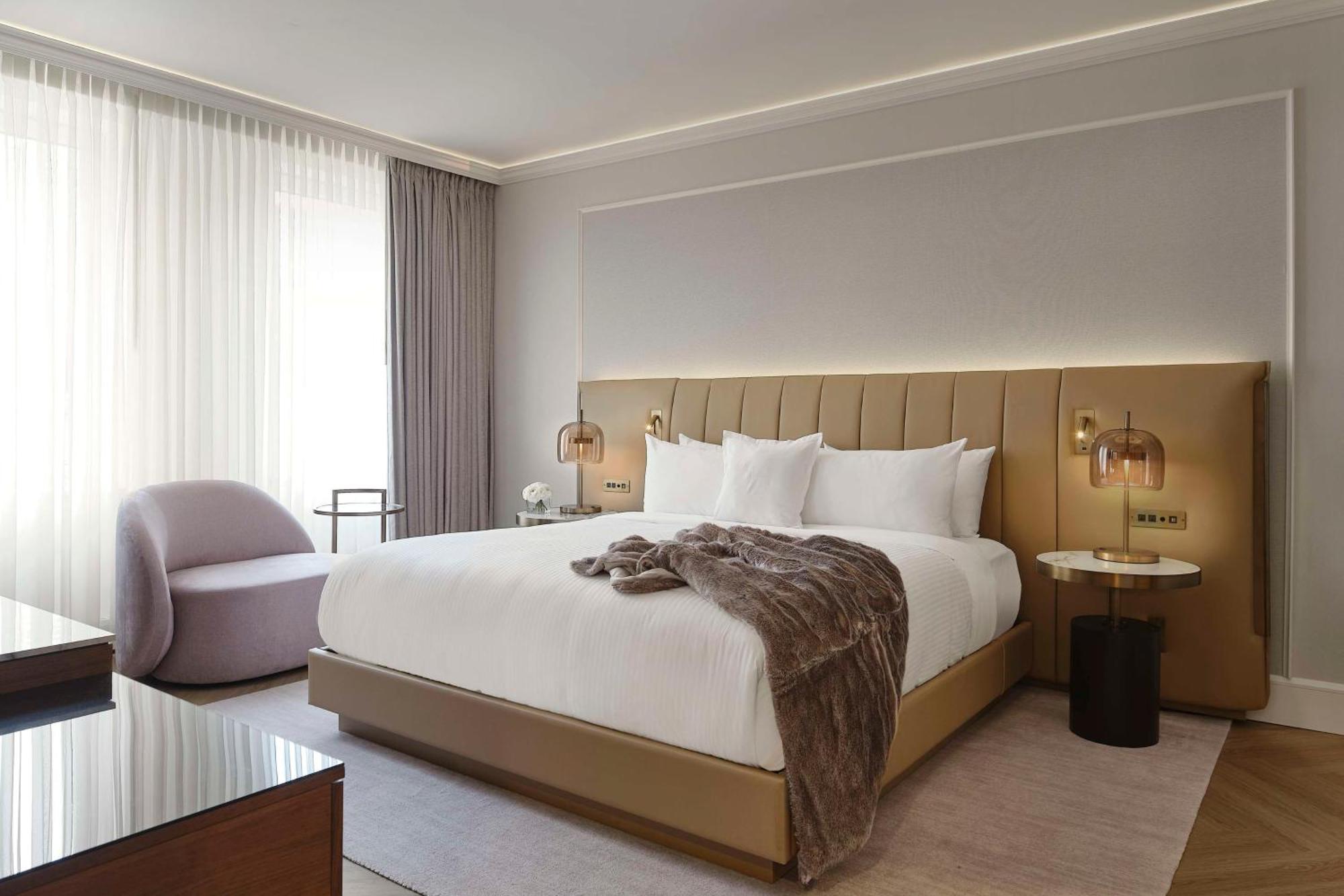 Vogue Hotel Montreal Downtown, Curio Collection By Hilton المظهر الخارجي الصورة
