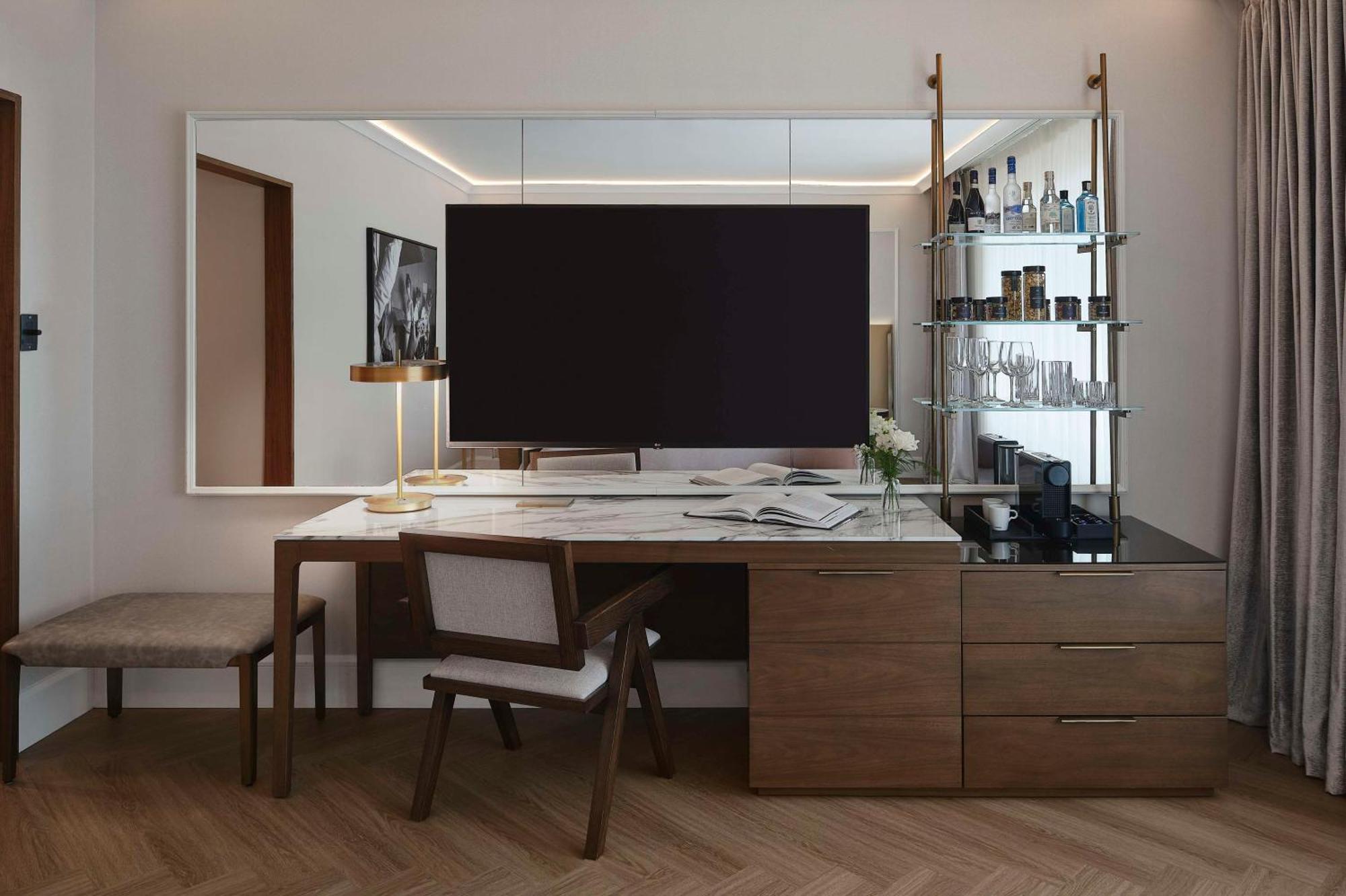 Vogue Hotel Montreal Downtown, Curio Collection By Hilton المظهر الخارجي الصورة