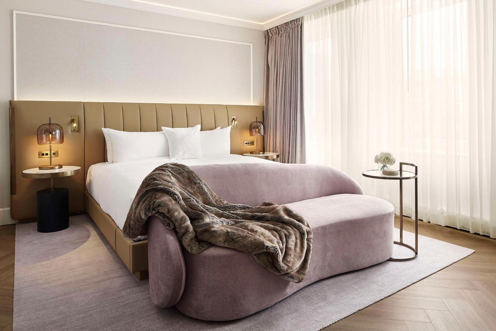 Vogue Hotel Montreal Downtown, Curio Collection By Hilton المظهر الخارجي الصورة