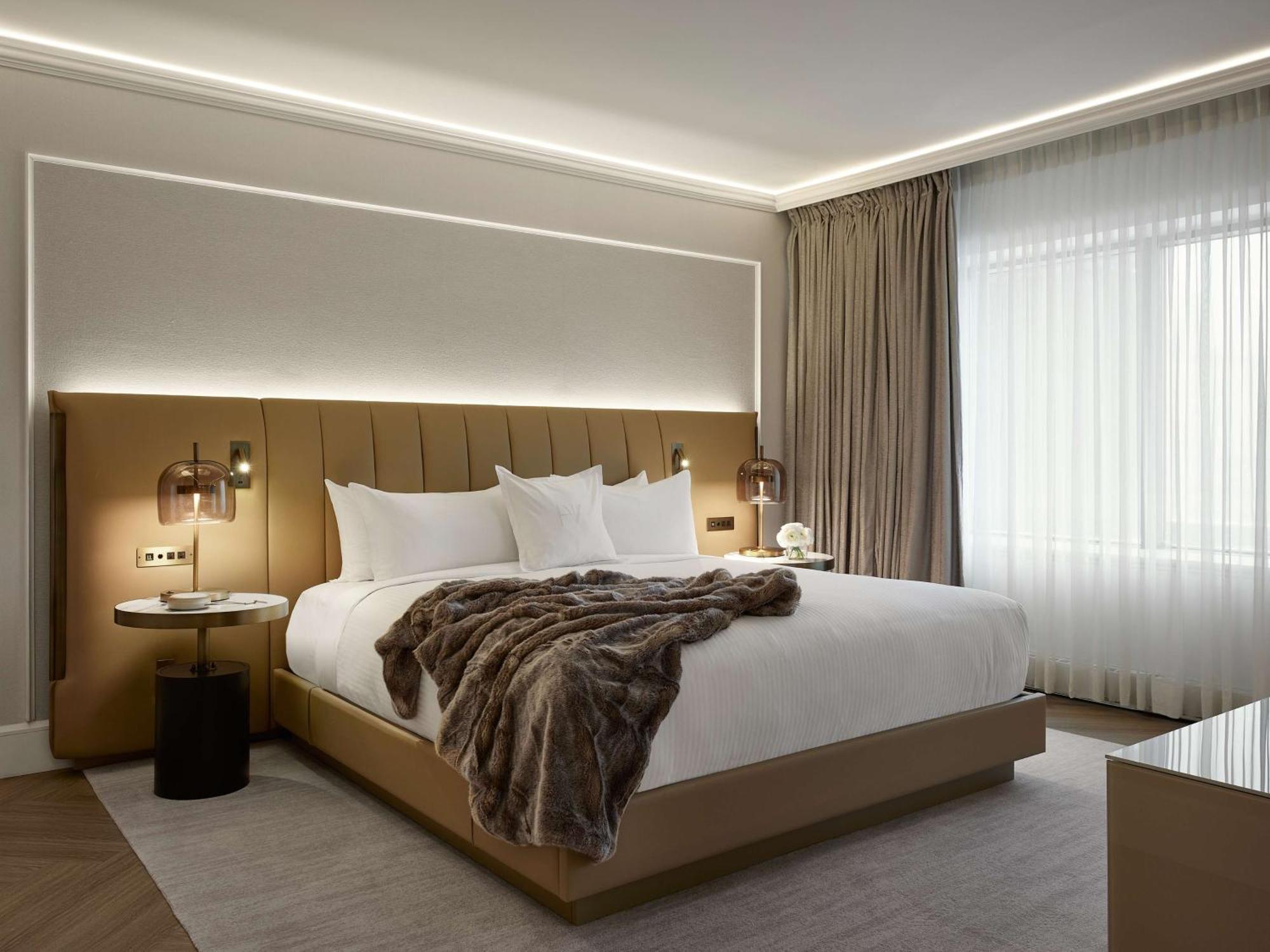 Vogue Hotel Montreal Downtown, Curio Collection By Hilton المظهر الخارجي الصورة