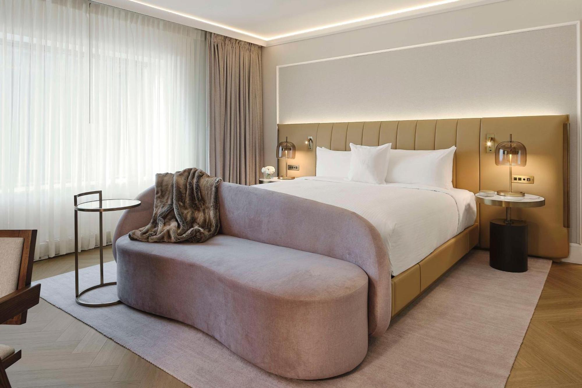 Vogue Hotel Montreal Downtown, Curio Collection By Hilton المظهر الخارجي الصورة