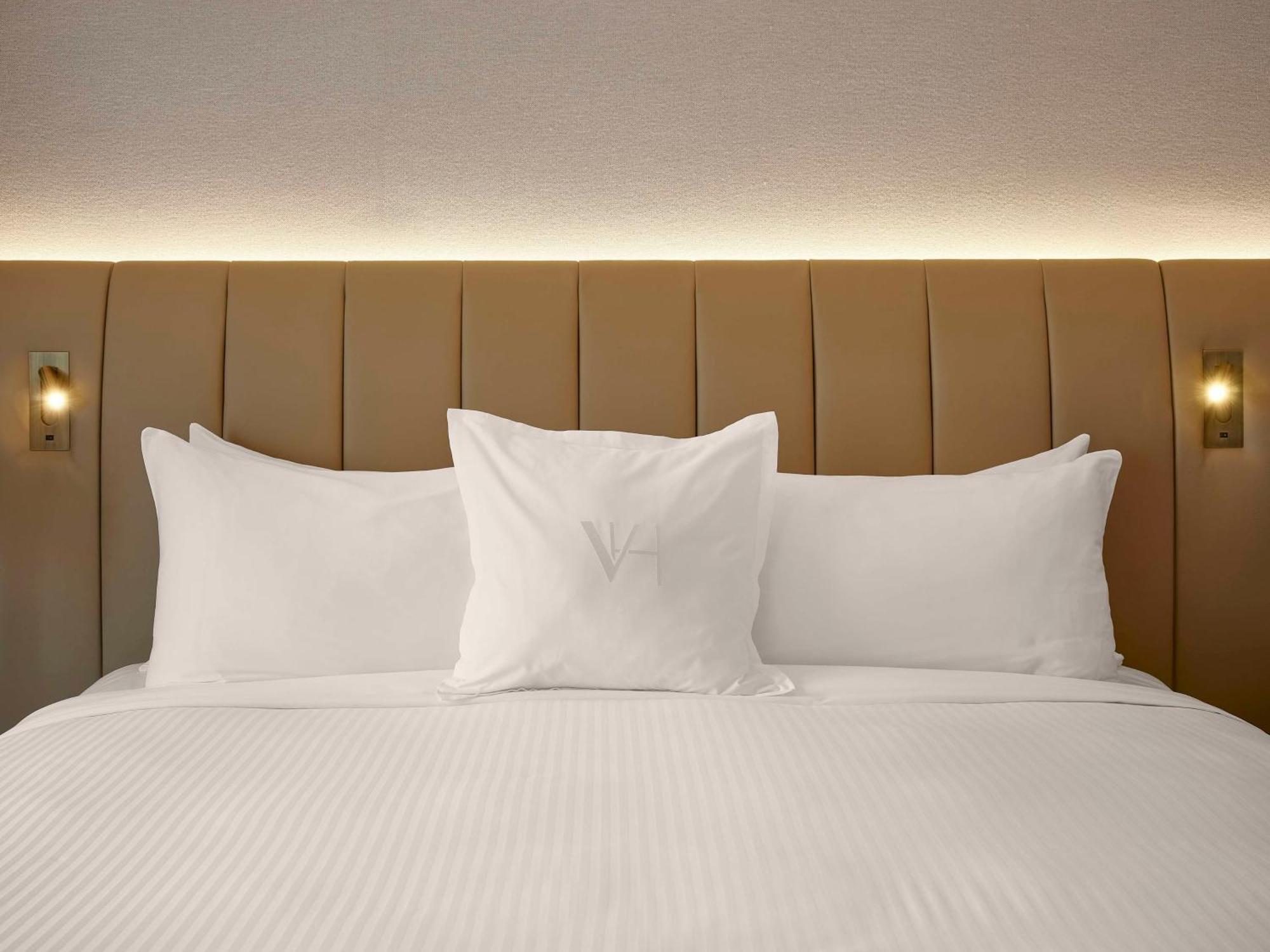Vogue Hotel Montreal Downtown, Curio Collection By Hilton المظهر الخارجي الصورة
