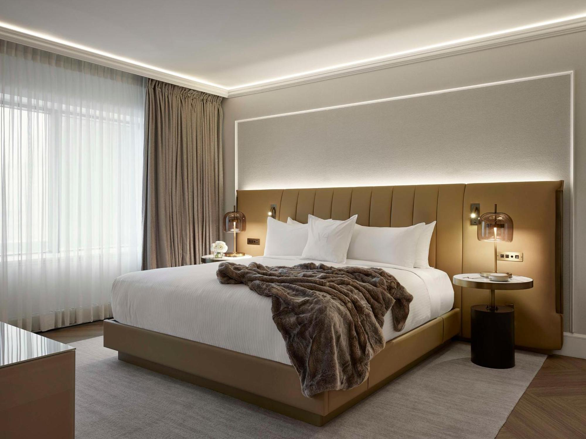 Vogue Hotel Montreal Downtown, Curio Collection By Hilton المظهر الخارجي الصورة