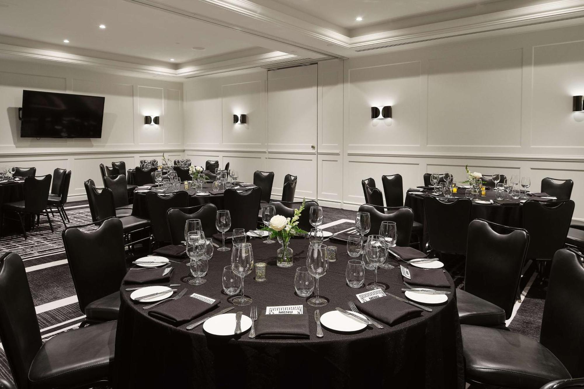 Vogue Hotel Montreal Downtown, Curio Collection By Hilton المظهر الخارجي الصورة